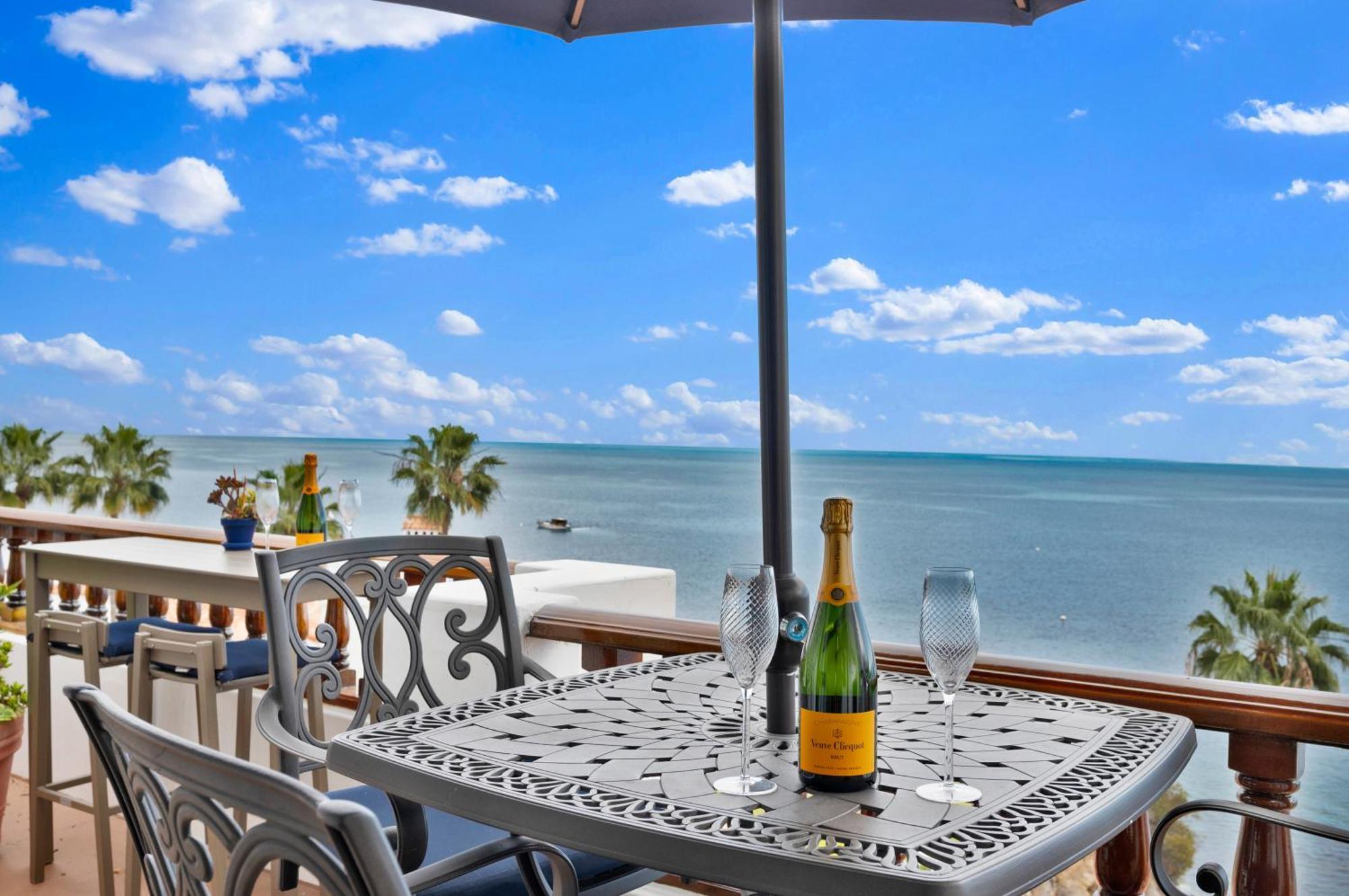 Lux Oceanfront Penthouse Suite Wpanoramic Views Avalon Exterior photo